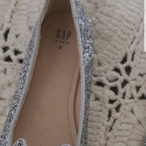 GAP Shoes - GAP !!! Kitty Cat Kids Shoes!! Silver Glitter GAP Shoes - GAP !!! Kitty Cat Kids Shoes!! Silver Glitter